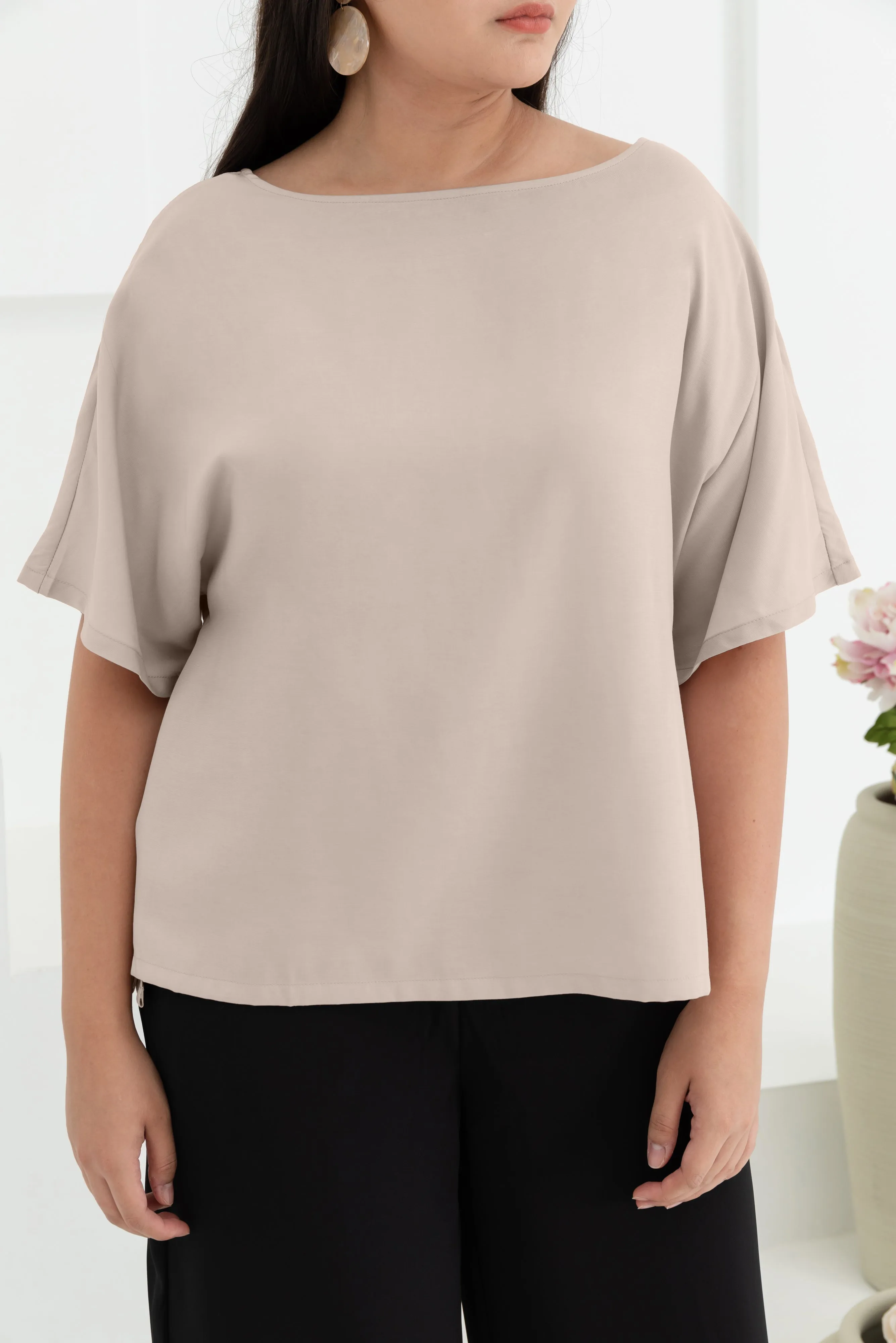 Isla Boat-Neck Flare Sleeve Blouse In Champagne