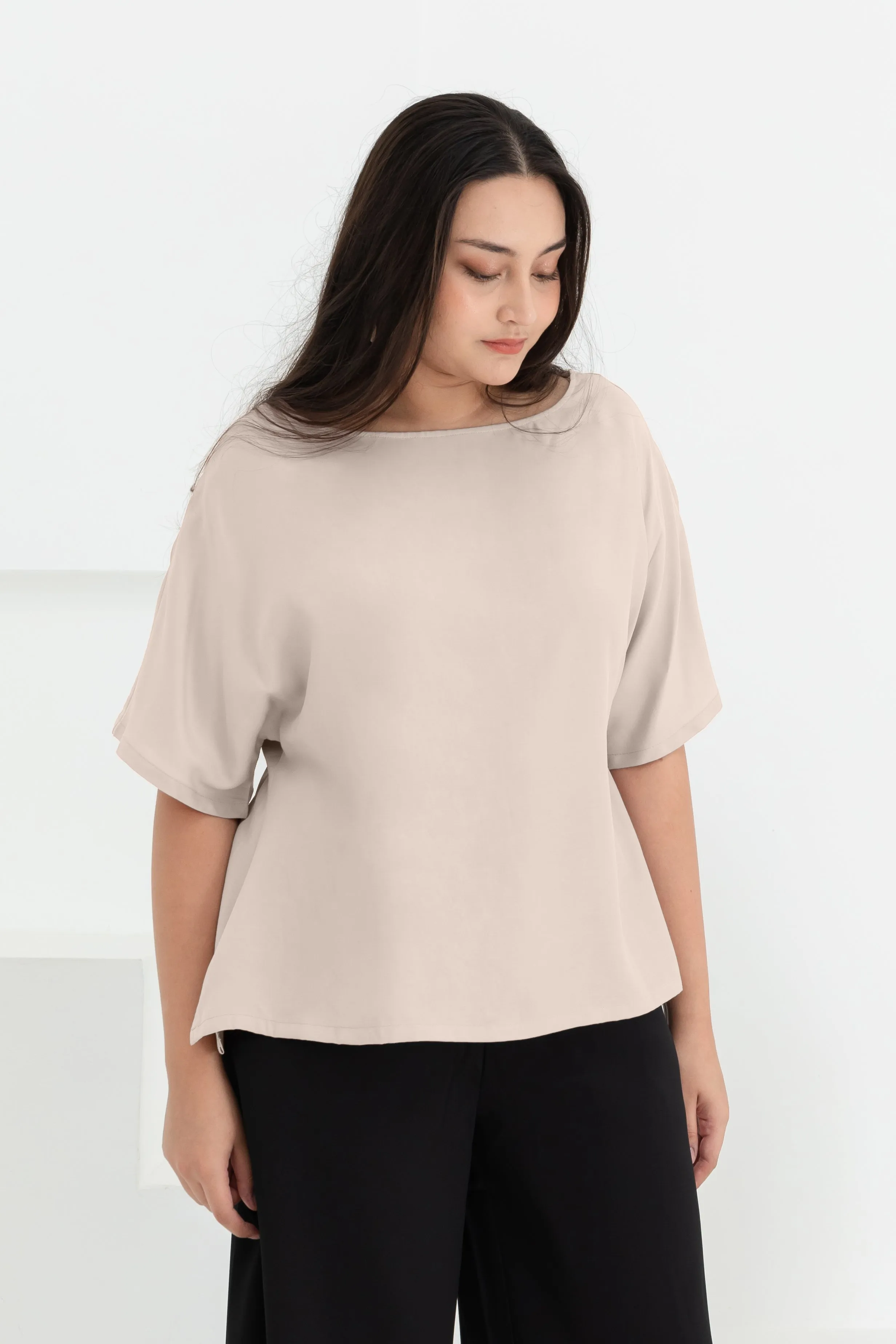 Isla Boat-Neck Flare Sleeve Blouse In Champagne